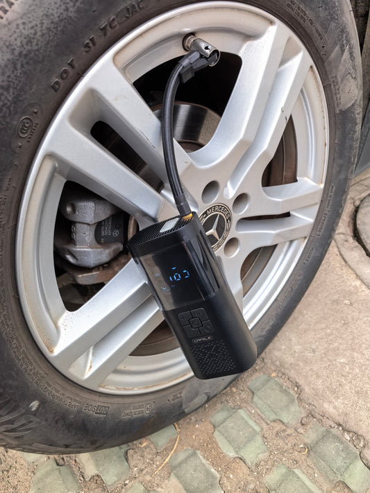 Gonfleur de pneu de voiture sans fil compresseur d'air de Moto 150PSI pompe à Air intelligente jauge numérique lumière LED pour voiture Moto vélo pneu balle